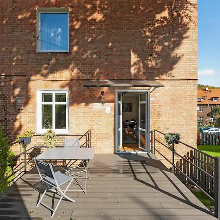 Grand - Entry - With Garden In Apartamento *