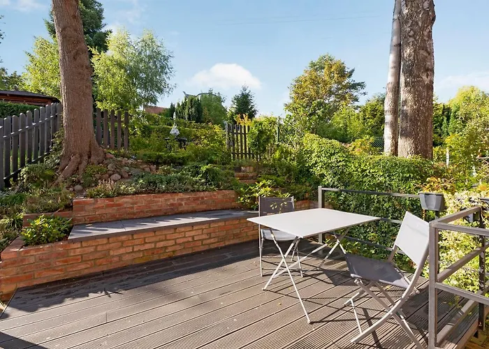 Grand - Entry - With Garden In Daire *